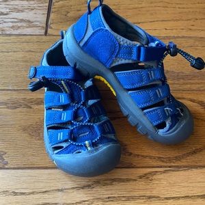 Kids Keen washable sandals size 13